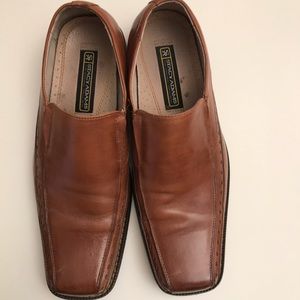Stacy Adams brown leather loafer